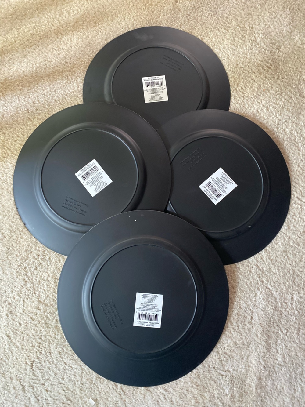 Set of 4 Gold Plastic Chargers - Picture 5 of 7